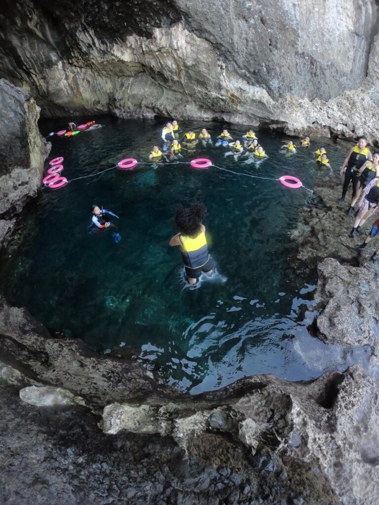 綠島打工換宿藍洞